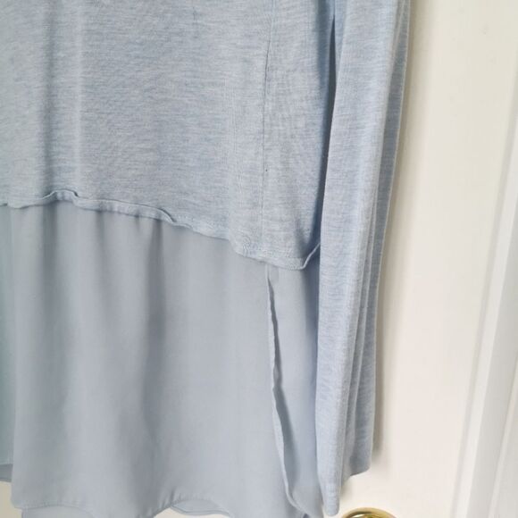 3/$20 Joe Fresh long sleeve shirt size M - Picture 2 of 4